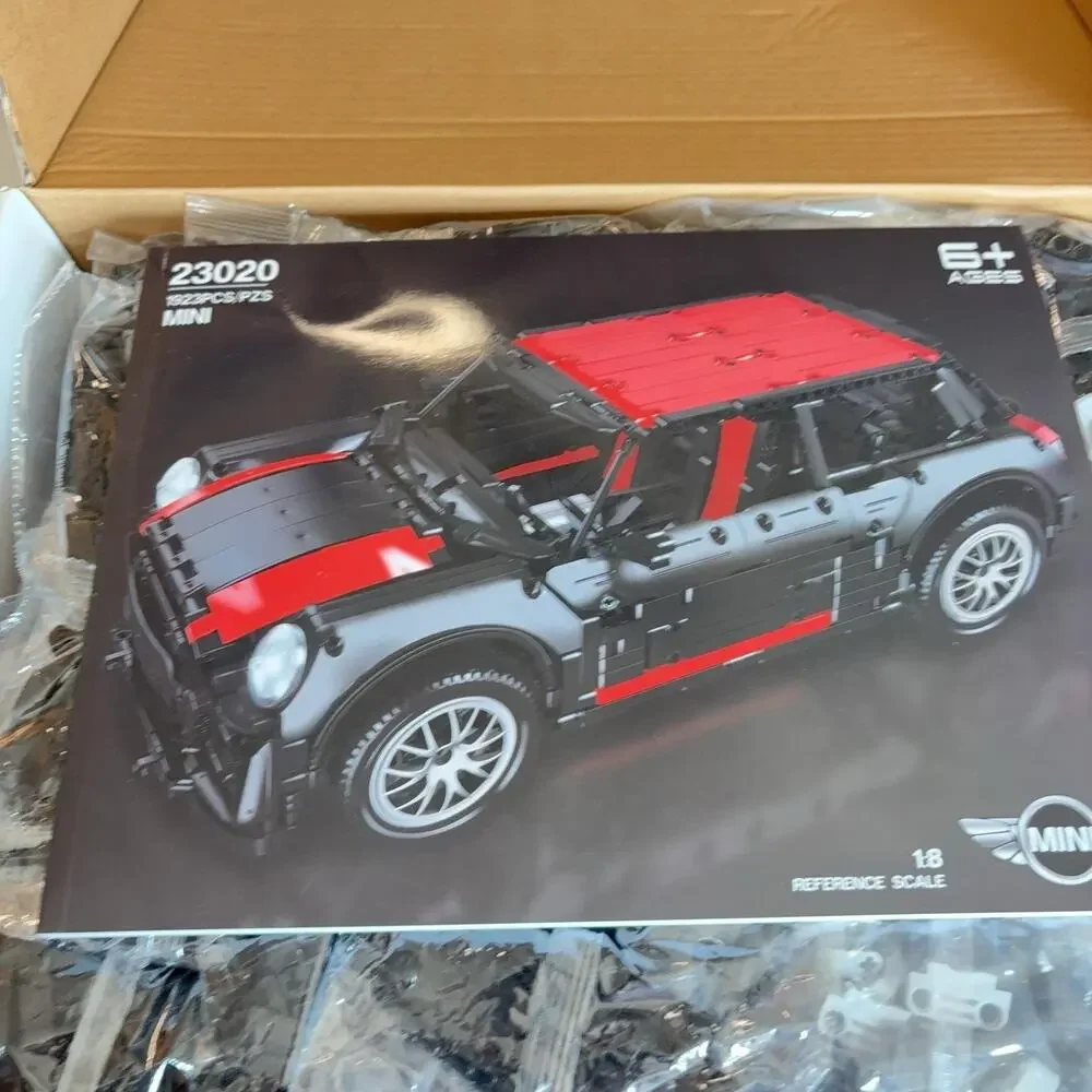 ONENEXT Mini Sports Car Model 23020 Building Set 1923 Pieces 10+ Black Red New